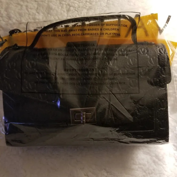 🎀VALENTINO by MARIO VALENTINO Adrienne Logo Leather crossbody bag. Color:Black⚘ - Picture 10 of 16